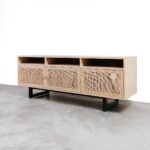 talent design, rattan kapaklı TV ünitesi, meşe ahşap konsol, minimalist tasarım TV sehpası, modern TV ünitesi, doğal malzemeli konsol, İskandinav tarzı mobilya, şık oturma odası konsolu, rustik TV sehpası, rattan detaylı mobilya, zarif tasarım TV ünitesi, doğal ahşap TV sehpası, el yapımı konsol tasarımı, dekoratif oturma odası konsolu, fonksiyonel TV ünitesi, estetik ve dayanıklı mobilya