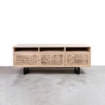 talent design, rattan kapaklı TV ünitesi, meşe ahşap konsol, minimalist tasarım TV sehpası, modern TV ünitesi, doğal malzemeli konsol, İskandinav tarzı mobilya, şık oturma odası konsolu, rustik TV sehpası, rattan detaylı mobilya, zarif tasarım TV ünitesi, doğal ahşap TV sehpası, el yapımı konsol tasarımı, dekoratif oturma odası konsolu, fonksiyonel TV ünitesi, estetik ve dayanıklı mobilya