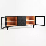 talent design, rattan kapaklı konsol, meşe ahşap büfe, minimalist tasarım konsol, modern depolama mobilyası, çekmeceli konsol tasarımı, İskandinav tarzı mobilya, doğal ahşap konsol, şık oturma odası mobilyası, zarif tasarım konsol, rustik rattan detaylı büfe, doğal malzemeli büfe, el yapımı ahşap konsol, dekoratif depolama çözümü, estetik ve fonksiyonel konsol, modern iç mekan büfe, siyah lake konsol, cam kapaklı konsol, modern vitrinli konsol, torna ayaklı konsol, amerikan tarz konsol, lüks mobilya konsol, estetik depolama mobilyası, yemek odası konsolu, minimalist tasarım konsol, şık vitrinli mobilya, siyah ve ahşap detaylı konsol, dekoratif konsol tasarımı, çok amaçlı depolama çözümü, iç mekan depolama konsolu, çağdaş konsol tasarımı, ergonomik konsol mobilyası, dayanıklı vitrinli konsol, tasarımcı konsol mobilyası, oturma odası için konsol, rustik lake konsol, özel tasarım konsol, şık depolama ünitesi, modern ahşap mobilya, vitrinli depolama çözümü, cam kapaklı dolap