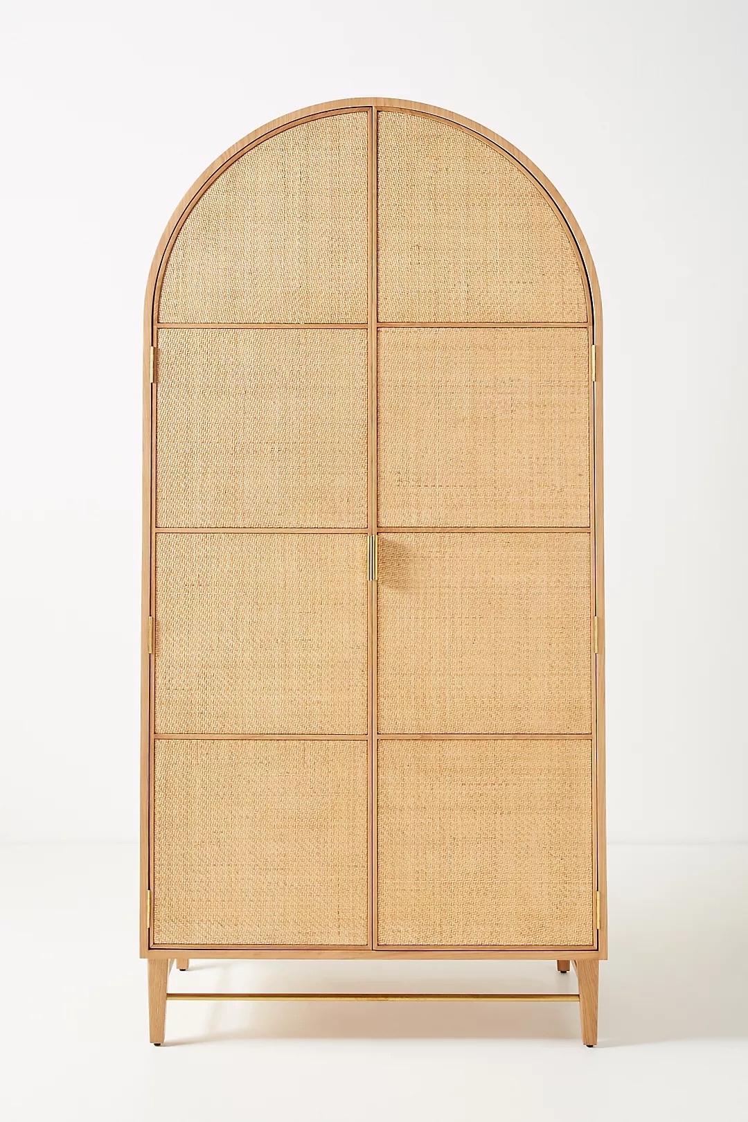 talent_design, kavisli gardırop, rattan kapaklı dolap, doğal ahşap gardırop, minimalist tasarım gardırop, modern yatak odası dolabı, meşe gardırop, zarif tasarım dolap, şık depolama çözümü, doğal malzemeli dolap, İskandinav tarzı gardırop, rustik rattan detaylı dolap, dekoratif gardırop tasarımı, iç mekan depolama mobilyası, el yapımı ahşap gardırop, otantik rattan kapaklı mobilya