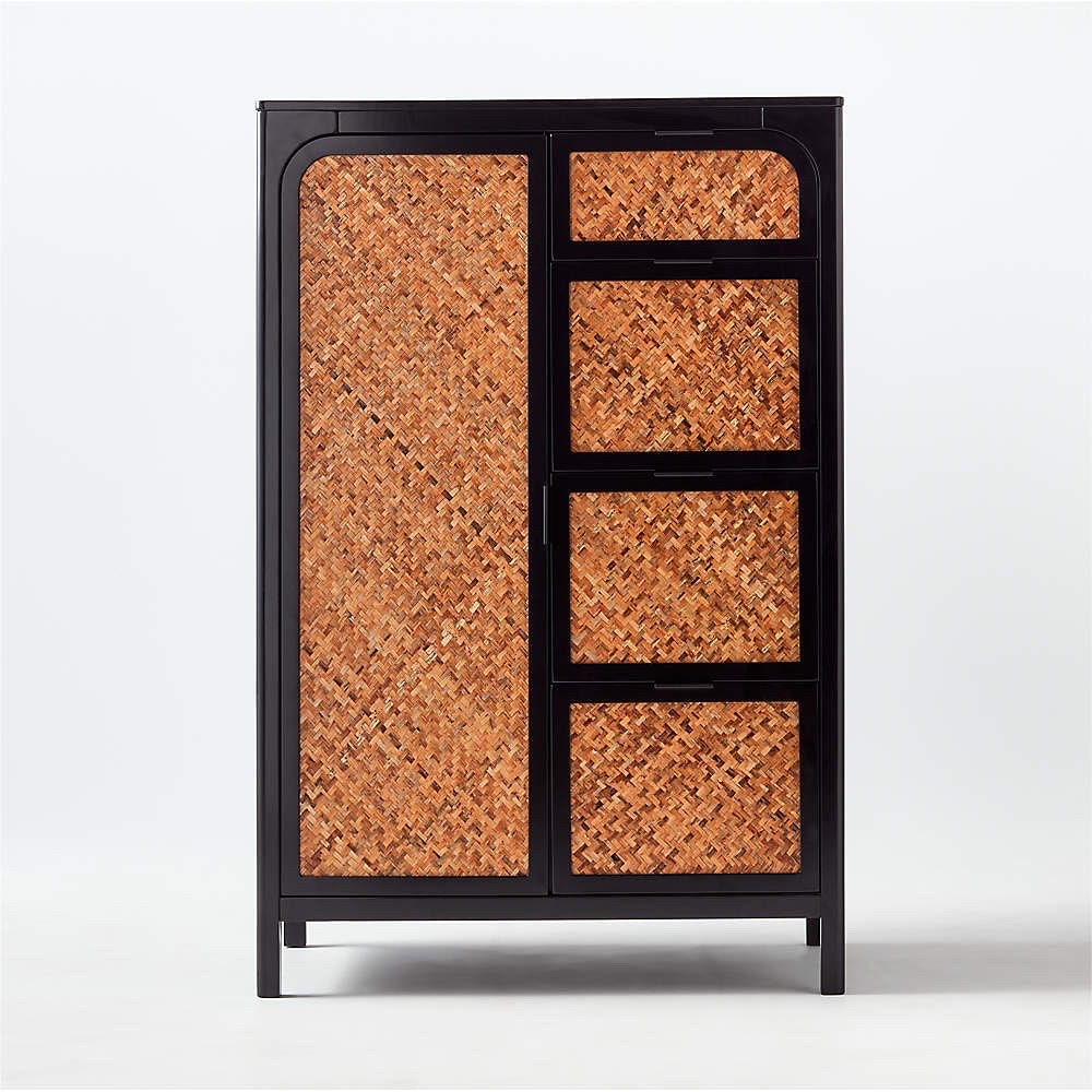 talent design, rattan detaylı şifonyer, meşe ahşap şifonyer, çekmeceli depolama ünitesi, minimalist tasarım şifonyer, doğal malzemeli şifonyer, İskandinav tarzı mobilya, modern yatak odası şifonyeri, rustik tasarım şifonyer, zarif ahşap şifonyer, el yapımı şifonyer mobilyası, rattan kapaklı çekmeceli dolap, doğal ahşap mobilya, estetik ve fonksiyonel şifonyer, şık depolama çözümü, dekoratif şifonyer tasarımı, Meşe aynalı yüksek şifonyer, sekiz çekmeceli şifonyer, eskitme şifonyer, bombe çekmeceli şifonyer, yüksek şifonyer, torna ayaklı şifonyer