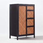 talent design, Hasır örgü yüksek şifonyer, rattan detaylı şifonyer, meşe ahşap şifonyer, çekmeceli depolama ünitesi, minimalist tasarım şifonyer, doğal malzemeli şifonyer, İskandinav tarzı mobilya, modern yatak odası şifonyeri, rustik tasarım şifonyer, zarif ahşap şifonyer, el yapımı şifonyer mobilyası, rattan kapaklı çekmeceli dolap, doğal ahşap mobilya, estetik ve fonksiyonel şifonyer, şık depolama çözümü, dekoratif şifonyer tasarımı, Meşe aynalı yüksek şifonyer, sekiz çekmeceli şifonyer, eskitme şifonyer, bombe çekmeceli şifonyer, yüksek şifonyer, torna ayaklı şifonyer