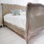 talent design doğal ahşap karyola, talent design furniture Fransız tarz yatak, talent design dumanlı meşe karyola modeli, talent design hasır başlıklı yatak tasarımı, talent design furniture oymalı klasik yatak, talent design şık ve zarif yatak odası mobilyası, talent design vintage detaylı masif karyola, talent design furniture doğal yüzeyli ahşap yatak, talent design patine işlemeli yatak modeli, talent design furniture geleneksel el işçiliği yatak, talent design lüks yatak odası için özel üretim karyola, talent design iç mekan için klasik tarz mobilya, talent design furniture zamansız ahşap karyola tasarımı