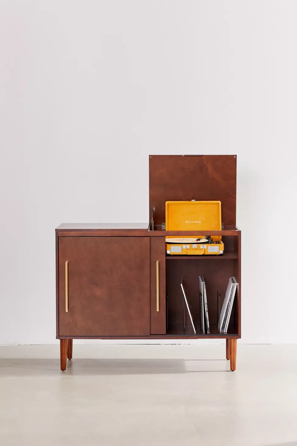 talent design, plak saklama dolabı, pikap dolabı, ahşap plak dolabı, modern tasarım dolap, vintage plak mobilyası, plak depolama ünitesi, oturma odası için dolap, minimal plak saklama, estetik depolama mobilyası, masif ahşap dolap, retro pikap dolabı, kitaplık tarzı plak dolabı, çok amaçlı dolap tasarımı, şık depolama çözümü, plak koleksiyonu dolabı, müzik odası mobilyası, pikap ve plak standı, tasarımcı mobilya dolabı, ergonomik depolama çözümü, doğal ahşap mobilya, çağdaş plak dolabı, dekoratif depolama mobilyası, pikap saklama ünitesi, plak düzenleyici dolap, lüks ahşap dolap