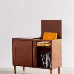 talent design, plak saklama dolabı, pikap dolabı, ahşap plak dolabı, modern tasarım dolap, vintage plak mobilyası, plak depolama ünitesi, oturma odası için dolap, minimal plak saklama, estetik depolama mobilyası, masif ahşap dolap, retro pikap dolabı, kitaplık tarzı plak dolabı, çok amaçlı dolap tasarımı, şık depolama çözümü, plak koleksiyonu dolabı, müzik odası mobilyası, pikap ve plak standı, tasarımcı mobilya dolabı, ergonomik depolama çözümü, doğal ahşap mobilya, çağdaş plak dolabı, dekoratif depolama mobilyası, pikap saklama ünitesi, plak düzenleyici dolap, lüks ahşap dolap