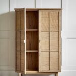 talent design, meşe vitrin büfe, kavisli vitrin dolap, modern vitrin tasarımı, doğal ahşap vitrin, masif meşe dolap, şık vitrin dolap, cam kapaklı vitrin, dekoratif vitrin büfe, zarif vitrin modeli, ahşap kavisli dolap, rustik vitrin tasarımı, ergonomik vitrin büfe, minimalist vitrin dolap, doğal malzemeli vitrin, iç mekan dekorasyon dolabı, Modern vitrin dolabı, Mavi lake boyalı vitrin, İngiliz tarzı vitrin, Şık vitrin tasarımı, Cam kapaklı dolap, Dekoratif vitrin dolabı, Salon için vitrin, Masif vitrin modelleri, Özel tasarım dolap, Estetik vitrin mobilyası, Modern bufeler, Şık camlı dolap, Lake boyalı mobilya, Fonksiyonel vitrin tasarımı, El yapımı vitrin, Yüksek kaliteli dolap, Ahşap vitrin modelleri, Özgün dolap tasarımı, Klasik ve modern dolap, Mavi dekoratif mobilya, metal ayaklı büfe