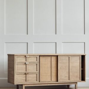 talent design, rattan kapaklı konsol, meşe ahşap büfe, minimalist tasarım konsol, modern depolama mobilyası, çekmeceli konsol tasarımı, İskandinav tarzı mobilya, doğal ahşap konsol, şık oturma odası mobilyası, zarif tasarım konsol, rustik rattan detaylı büfe, doğal malzemeli büfe, el yapımı ahşap konsol, dekoratif depolama çözümü, estetik ve fonksiyonel konsol, modern iç mekan büfe, El oyması kapaklı büfe, servant, servant dolabı