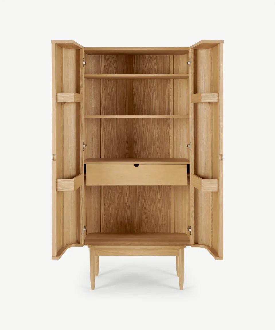 talent design, meşe vitrin büfe, kavisli vitrin dolap, modern vitrin tasarımı, doğal ahşap vitrin, masif meşe dolap, şık vitrin dolap, cam kapaklı vitrin, dekoratif vitrin büfe, zarif vitrin modeli, ahşap kavisli dolap, rustik vitrin tasarımı, ergonomik vitrin büfe, minimalist vitrin dolap, doğal malzemeli vitrin, iç mekan dekorasyon dolabı, Modern vitrin dolabı, Mavi lake boyalı vitrin, İngiliz tarzı vitrin, Şık vitrin tasarımı, Cam kapaklı dolap, Dekoratif vitrin dolabı, Salon için vitrin, Masif vitrin modelleri, Özel tasarım dolap, Estetik vitrin mobilyası, Modern bufeler, Şık camlı dolap, Lake boyalı mobilya, Fonksiyonel vitrin tasarımı, El yapımı vitrin, Yüksek kaliteli dolap, Ahşap vitrin modelleri, Özgün dolap tasarımı, Klasik ve modern dolap, Mavi dekoratif mobilya