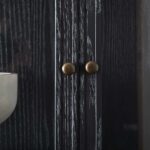 talent design, meşe vitrin büfe, kavisli vitrin dolap, modern vitrin tasarımı, doğal ahşap vitrin, masif meşe dolap, şık vitrin dolap, cam kapaklı vitrin, dekoratif vitrin büfe, zarif vitrin modeli, ahşap kavisli dolap, rustik vitrin tasarımı, ergonomik vitrin büfe, minimalist vitrin dolap, doğal malzemeli vitrin, iç mekan dekorasyon dolabı, Modern vitrin dolabı, Mavi lake boyalı vitrin, İngiliz tarzı vitrin, Şık vitrin tasarımı, Cam kapaklı dolap, Dekoratif vitrin dolabı, Salon için vitrin, Masif vitrin modelleri, Özel tasarım dolap, Estetik vitrin mobilyası, Modern bufeler, Şık camlı dolap, Lake boyalı mobilya, Fonksiyonel vitrin tasarımı, El yapımı vitrin, Yüksek kaliteli dolap, Ahşap vitrin modelleri, Özgün dolap tasarımı, Klasik ve modern dolap, Mavi dekoratif mobilya