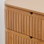 talent design, rattan detaylı şifonyer, meşe ahşap şifonyer, çekmeceli depolama ünitesi, minimalist tasarım şifonyer, doğal malzemeli şifonyer, İskandinav tarzı mobilya, modern yatak odası şifonyeri, rustik tasarım şifonyer, zarif ahşap şifonyer, el yapımı şifonyer mobilyası, rattan kapaklı çekmeceli dolap, doğal ahşap mobilya, estetik ve fonksiyonel şifonyer, şık depolama çözümü, dekoratif şifonyer tasarımı, Meşe aynalı yüksek şifonyer, sekiz çekmeceli şifonyer, eskitme şifonyer, bombe çekmeceli şifonyer, yüksek şifonyer, torna ayaklı şifonyer