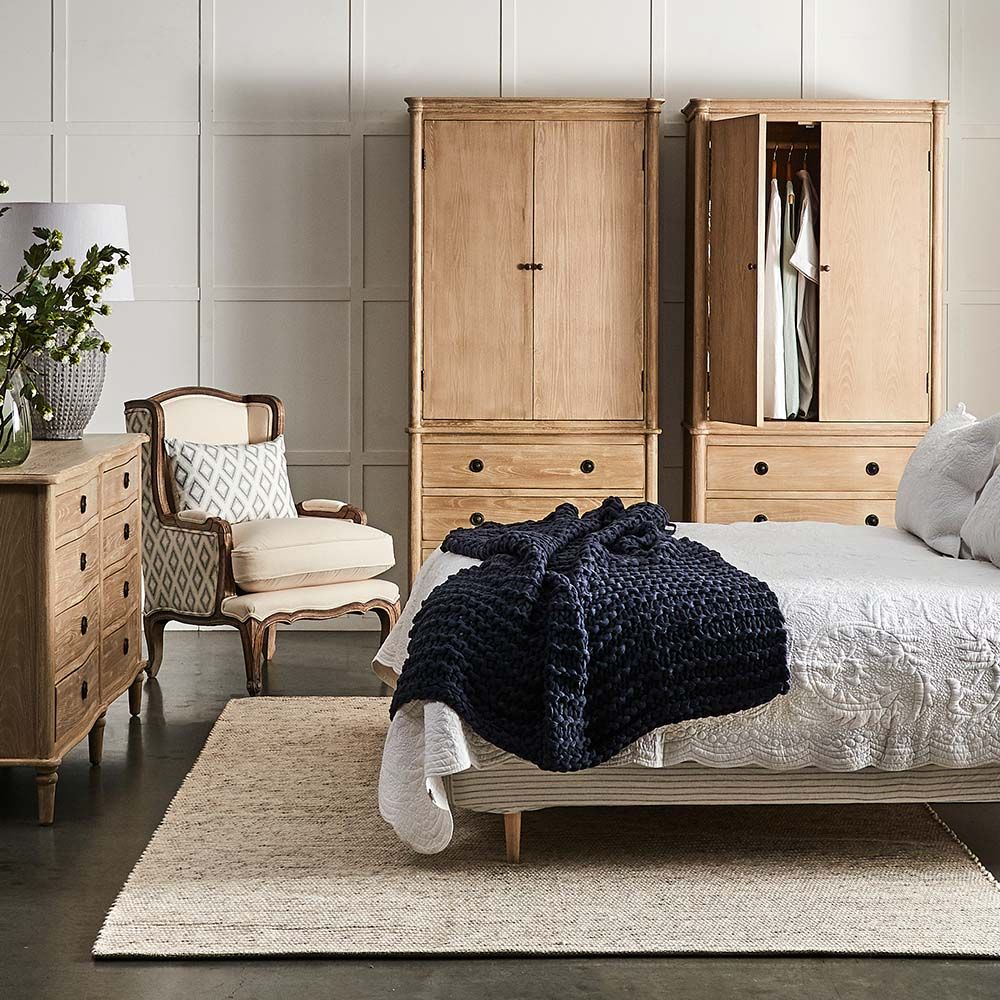 talent_design, kavisli gardırop, rattan kapaklı dolap, doğal ahşap gardırop, minimalist tasarım gardırop, modern yatak odası dolabı, meşe gardırop, zarif tasarım dolap, şık depolama çözümü, doğal malzemeli dolap, İskandinav tarzı gardırop, rustik rattan detaylı dolap, dekoratif gardırop tasarımı, iç mekan depolama mobilyası, el yapımı ahşap gardırop, otantik rattan kapaklı mobilya, Ahşap gardırop, El oyması gardırop, Masif kapaklı gardırop, Eskitme beyaz gardırop, Özel tasarım gardırop, Yaşam çiçeği motifli dolap, Dekoratif el yapımı mobilya, Rustik beyaz gardırop, Vintage dolap modelleri, Otantik gardırop tasarımı, Doğal ahşap dolap, Şık beyaz gardırop, Zarif oymalı dolap, Sanatsal tasarım dolap, El işçiliği detaylı gardırop, Modern klasik dolap, Ahşap dekor dolap, Nişantaşı özel mobilya, Özgün tasarımlı gardırop, Antik görünümlü dolap, Rustik lake küçük gardırop, Torna ayaklı küçük gardırop
