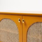 talent design, rattan kapaklı konsol, meşe ahşap büfe, minimalist tasarım konsol, modern depolama mobilyası, çekmeceli konsol tasarımı, İskandinav tarzı mobilya, doğal ahşap konsol, şık oturma odası mobilyası, zarif tasarım konsol, rustik rattan detaylı büfe, doğal malzemeli büfe, el yapımı ahşap konsol, dekoratif depolama çözümü, estetik ve fonksiyonel konsol, modern iç mekan büfe, El oyması kapaklı büfe, servant, servant dolabı