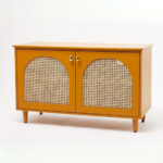 talent design, rattan kapaklı konsol, meşe ahşap büfe, minimalist tasarım konsol, modern depolama mobilyası, çekmeceli konsol tasarımı, İskandinav tarzı mobilya, doğal ahşap konsol, şık oturma odası mobilyası, zarif tasarım konsol, rustik rattan detaylı büfe, doğal malzemeli büfe, el yapımı ahşap konsol, dekoratif depolama çözümü, estetik ve fonksiyonel konsol, modern iç mekan büfe, El oyması kapaklı büfe, servant, servant dolabı