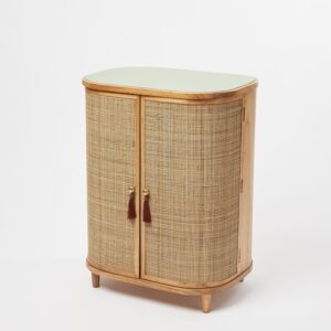 talent design, rattan kapaklı konsol, meşe ahşap büfe, minimalist tasarım konsol, modern depolama mobilyası, çekmeceli konsol tasarımı, İskandinav tarzı mobilya, doğal ahşap konsol, şık oturma odası mobilyası, zarif tasarım konsol, rustik rattan detaylı büfe, doğal malzemeli büfe, el yapımı ahşap konsol, dekoratif depolama çözümü, estetik ve fonksiyonel konsol, modern iç mekan büfe, El oyması kapaklı büfe, servant, servant dolabı