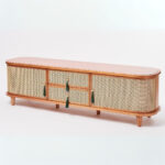 talent design, rattan kapaklı TV ünitesi, meşe ahşap konsol, minimalist tasarım TV sehpası, modern TV ünitesi, doğal malzemeli konsol, İskandinav tarzı mobilya, şık oturma odası konsolu, rustik TV sehpası, rattan detaylı mobilya, zarif tasarım TV ünitesi, doğal ahşap TV sehpası, el yapımı konsol tasarımı, dekoratif oturma odası konsolu, fonksiyonel TV ünitesi, estetik ve dayanıklı mobilya, Retro İskandinav tv ünitesi, Bombeli kapaklı tv ünitesi, beyazlatılmış meşe tv ünitesi, çekmeceli ceviz tv ünitesi, beyaz eskitme tv ünitesi