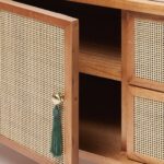 talent design, rattan kapaklı TV ünitesi, meşe ahşap konsol, minimalist tasarım TV sehpası, modern TV ünitesi, doğal malzemeli konsol, İskandinav tarzı mobilya, şık oturma odası konsolu, rustik TV sehpası, rattan detaylı mobilya, zarif tasarım TV ünitesi, doğal ahşap TV sehpası, el yapımı konsol tasarımı, dekoratif oturma odası konsolu, fonksiyonel TV ünitesi, estetik ve dayanıklı mobilya, Retro İskandinav tv ünitesi, Bombeli kapaklı tv ünitesi, beyazlatılmış meşe tv ünitesi, çekmeceli ceviz tv ünitesi, beyaz eskitme tv ünitesi