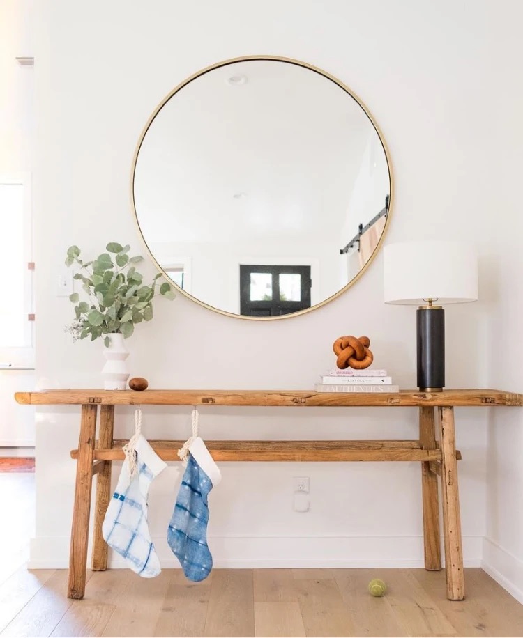 talent design, masif ahşap dresuar, doğal ahşap konsol, torna ayaklı dresuar, İskandinav tasarım dresuar, minimalist ahşap mobilya, modern dresuar tasarımı, rustik doğal ahşap dresuar, şık oturma odası konsolu, el yapımı ahşap dresuar, doğal cilalı ahşap masa, sade ve zarif dresuar, masif ayaklı mobilya, estetik iç mekan mobilyası, ahşap dekoratif dresuar, ergonomik dresuar tasarımı, El oyması kapaklı dresuar, eski görünümlü dresuar