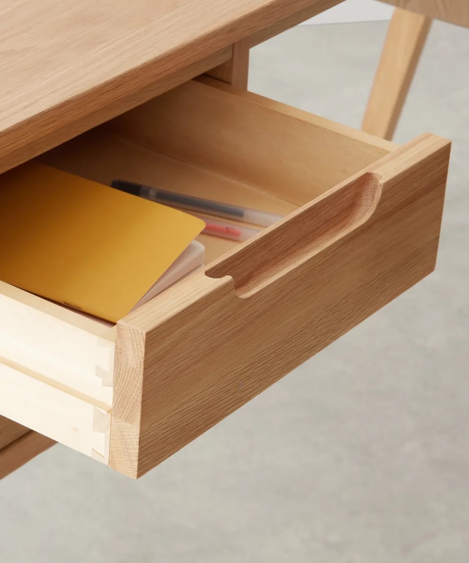 talent design, rattan kapaklı çalışma masası, meşe ahşap masa, retro çalışma masası, İskandinav tasarım masa, doğal malzemeli masa, minimalist çalışma masası, modern ofis masası, şık ev ofis mobilyası, ergonomik çalışma masası, rattan detaylı ofis masası, ahşap masa tasarımı, zarif ofis mobilyası, el yapımı ahşap masa, depolamalı çalışma masası, estetik ve fonksiyonel masa, modern çalışma masası, İskandinav tarz masa, ahşap çalışma masası, doğal malzemeli masa, minimal tasarım masa, ergonomik çalışma masası, şık çalışma mobilyası, estetik çalışma alanı, masif ahşap masa, sade tasarım masa, bohem tarz masa, fonksiyonel çalışma masası, ofis için çalışma masası, ev ofis mobilyası, dekoratif çalışma masası, lüks çalışma mobilyası, çağdaş masa tasarımı, doğal tonlarda masa, rustik çalışma masası, kompakt tasarım masa, çok amaçlı masa, hafif ve dayanıklı masa, tasarımcı masa, modern iç mekan mobilyası, şık masa düzeni, Home ofis çalışma masası