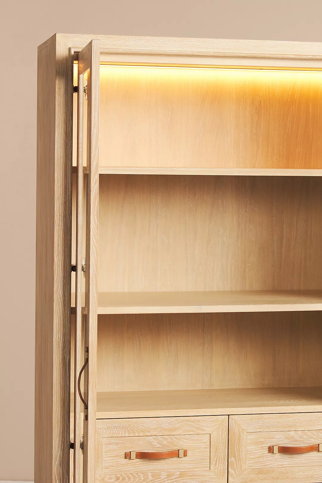 talent design, meşe vitrin büfe, kavisli vitrin dolap, modern vitrin tasarımı, doğal ahşap vitrin, masif meşe dolap, şık vitrin dolap, cam kapaklı vitrin, dekoratif vitrin büfe, zarif vitrin modeli, ahşap kavisli dolap, rustik vitrin tasarımı, ergonomik vitrin büfe, minimalist vitrin dolap, doğal malzemeli vitrin, iç mekan dekorasyon dolabı, Modern vitrin dolabı, Mavi lake boyalı vitrin, İngiliz tarzı vitrin, Şık vitrin tasarımı, Cam kapaklı dolap, Dekoratif vitrin dolabı, Salon için vitrin, Masif vitrin modelleri, Özel tasarım dolap, Estetik vitrin mobilyası, Modern bufeler, Şık camlı dolap, Lake boyalı mobilya, Fonksiyonel vitrin tasarımı, El yapımı vitrin, Yüksek kaliteli dolap, Ahşap vitrin modelleri, Özgün dolap tasarımı, Klasik ve modern dolap, Mavi dekoratif mobilya