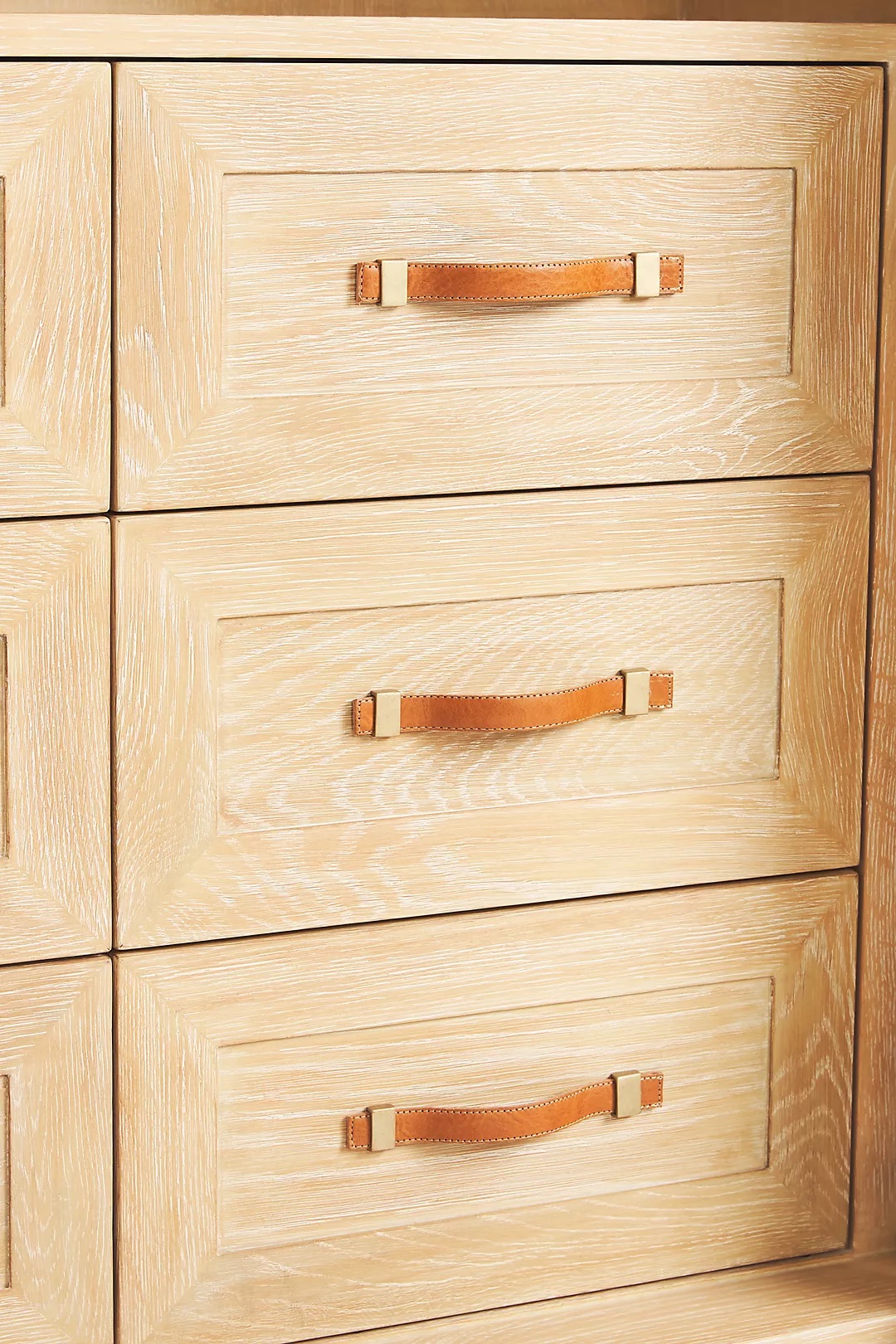 talent design, meşe vitrin büfe, kavisli vitrin dolap, modern vitrin tasarımı, doğal ahşap vitrin, masif meşe dolap, şık vitrin dolap, cam kapaklı vitrin, dekoratif vitrin büfe, zarif vitrin modeli, ahşap kavisli dolap, rustik vitrin tasarımı, ergonomik vitrin büfe, minimalist vitrin dolap, doğal malzemeli vitrin, iç mekan dekorasyon dolabı, Modern vitrin dolabı, Mavi lake boyalı vitrin, İngiliz tarzı vitrin, Şık vitrin tasarımı, Cam kapaklı dolap, Dekoratif vitrin dolabı, Salon için vitrin, Masif vitrin modelleri, Özel tasarım dolap, Estetik vitrin mobilyası, Modern bufeler, Şık camlı dolap, Lake boyalı mobilya, Fonksiyonel vitrin tasarımı, El yapımı vitrin, Yüksek kaliteli dolap, Ahşap vitrin modelleri, Özgün dolap tasarımı, Klasik ve modern dolap, Mavi dekoratif mobilya