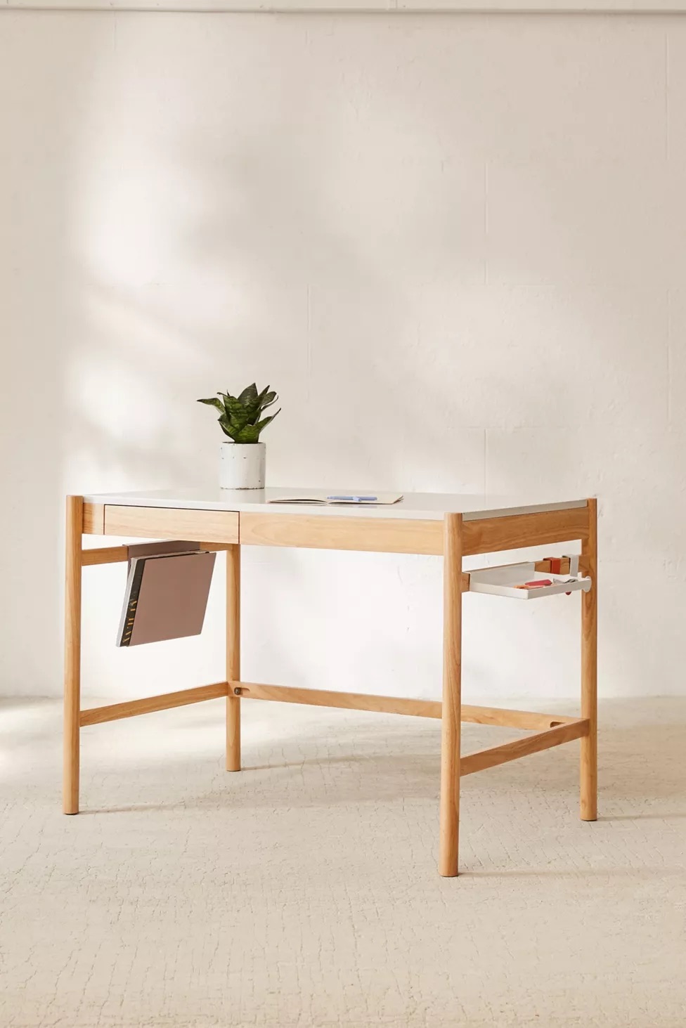 talent design, rattan kapaklı çalışma masası, meşe ahşap masa, retro çalışma masası, İskandinav tasarım masa, doğal malzemeli masa, minimalist çalışma masası, modern ofis masası, şık ev ofis mobilyası, ergonomik çalışma masası, rattan detaylı ofis masası, ahşap masa tasarımı, zarif ofis mobilyası, el yapımı ahşap masa, depolamalı çalışma masası, estetik ve fonksiyonel masa, modern çalışma masası, İskandinav tarz masa, ahşap çalışma masası, doğal malzemeli masa, minimal tasarım masa, ergonomik çalışma masası, şık çalışma mobilyası, estetik çalışma alanı, masif ahşap masa, sade tasarım masa, bohem tarz masa, fonksiyonel çalışma masası, ofis için çalışma masası, ev ofis mobilyası, dekoratif çalışma masası, lüks çalışma mobilyası, çağdaş masa tasarımı, doğal tonlarda masa, rustik çalışma masası, kompakt tasarım masa, çok amaçlı masa, hafif ve dayanıklı masa, tasarımcı masa, modern iç mekan mobilyası, şık masa düzeni