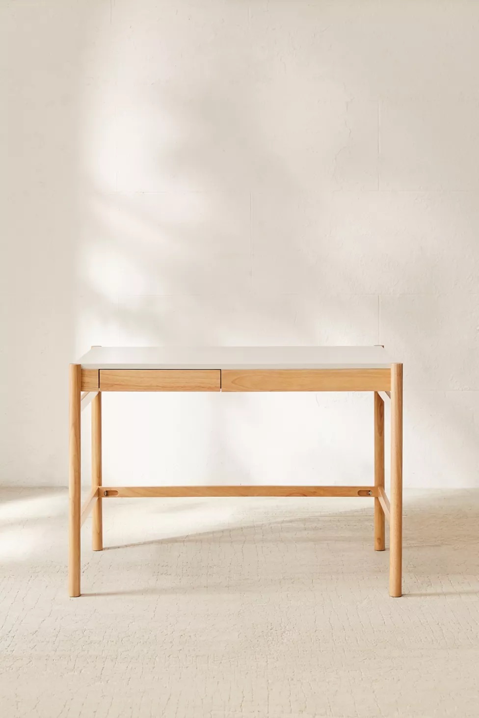 talent design, rattan kapaklı çalışma masası, meşe ahşap masa, retro çalışma masası, İskandinav tasarım masa, doğal malzemeli masa, minimalist çalışma masası, modern ofis masası, şık ev ofis mobilyası, ergonomik çalışma masası, rattan detaylı ofis masası, ahşap masa tasarımı, zarif ofis mobilyası, el yapımı ahşap masa, depolamalı çalışma masası, estetik ve fonksiyonel masa, modern çalışma masası, İskandinav tarz masa, ahşap çalışma masası, doğal malzemeli masa, minimal tasarım masa, ergonomik çalışma masası, şık çalışma mobilyası, estetik çalışma alanı, masif ahşap masa, sade tasarım masa, bohem tarz masa, fonksiyonel çalışma masası, ofis için çalışma masası, ev ofis mobilyası, dekoratif çalışma masası, lüks çalışma mobilyası, çağdaş masa tasarımı, doğal tonlarda masa, rustik çalışma masası, kompakt tasarım masa, çok amaçlı masa, hafif ve dayanıklı masa, tasarımcı masa, modern iç mekan mobilyası, şık masa düzeni