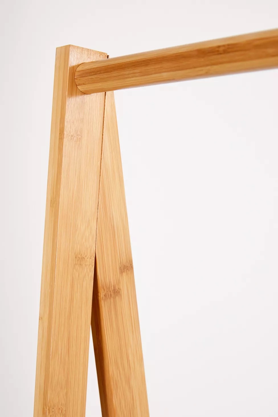 talent design, masif ahşap kitaplık, retro kitaplık tasarımı, açık raflı kitaplık, vintage tarz kitaplık, doğal ahşap raf ünitesi, minimalist kitaplık modeli, modern ahşap raf sistemi, dekoratif kitaplık, oturma odası kitaplık, şık raflı kitaplık, ergonomik ahşap kitaplık, el yapımı kitaplık mobilya, İskandinav tasarım kitaplık, doğal malzemeli raf ünitesi, iç mekan ahşap dekorasyon