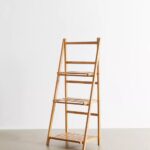 talent design, masif ahşap kitaplık, retro kitaplık tasarımı, açık raflı kitaplık, vintage tarz kitaplık, doğal ahşap raf ünitesi, minimalist kitaplık modeli, modern ahşap raf sistemi, dekoratif kitaplık, oturma odası kitaplık, şık raflı kitaplık, ergonomik ahşap kitaplık, el yapımı kitaplık mobilya, İskandinav tasarım kitaplık, doğal malzemeli raf ünitesi, iç mekan ahşap dekorasyon