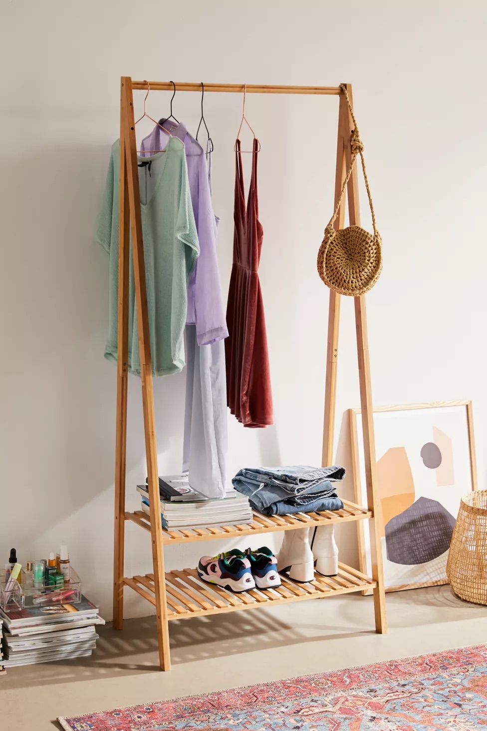 talent design, masif ahşap kitaplık, retro kitaplık tasarımı, açık raflı kitaplık, vintage tarz kitaplık, doğal ahşap raf ünitesi, minimalist kitaplık modeli, modern ahşap raf sistemi, dekoratif kitaplık, oturma odası kitaplık, şık raflı kitaplık, ergonomik ahşap kitaplık, el yapımı kitaplık mobilya, İskandinav tasarım kitaplık, doğal malzemeli raf ünitesi, iç mekan ahşap dekorasyon