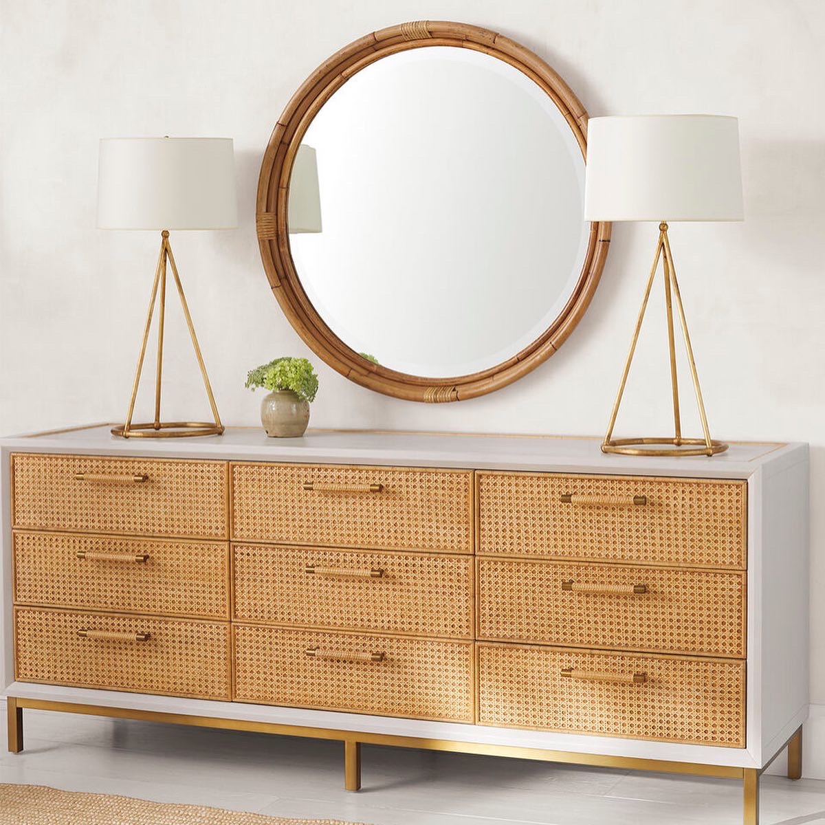 talent design, rattan kapaklı konsol, meşe ahşap büfe, minimalist tasarım konsol, modern depolama mobilyası, çekmeceli konsol tasarımı, İskandinav tarzı mobilya, doğal ahşap konsol, şık oturma odası mobilyası, zarif tasarım konsol, rustik rattan detaylı büfe, doğal malzemeli büfe, el yapımı ahşap konsol, dekoratif depolama çözümü, estetik ve fonksiyonel konsol, modern iç mekan büfe, El oyması kapaklı büfe, servant, servant dolabı