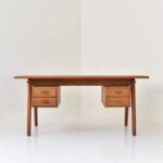 talent design, rattan kapaklı çalışma masası, meşe ahşap masa, retro çalışma masası, İskandinav tasarım masa, doğal malzemeli masa, minimalist çalışma masası, modern ofis masası, şık ev ofis mobilyası, ergonomik çalışma masası, rattan detaylı ofis masası, ahşap masa tasarımı, zarif ofis mobilyası, el yapımı ahşap masa, depolamalı çalışma masası, estetik ve fonksiyonel masa, modern çalışma masası, İskandinav tarz masa, ahşap çalışma masası, doğal malzemeli masa, minimal tasarım masa, ergonomik çalışma masası, şık çalışma mobilyası, estetik çalışma alanı, masif ahşap masa, sade tasarım masa, bohem tarz masa, fonksiyonel çalışma masası, ofis için çalışma masası, ev ofis mobilyası, dekoratif çalışma masası, lüks çalışma mobilyası, çağdaş masa tasarımı, doğal tonlarda masa, rustik çalışma masası, kompakt tasarım masa, çok amaçlı masa, hafif ve dayanıklı masa, tasarımcı masa, modern iç mekan mobilyası, şık masa düzeni