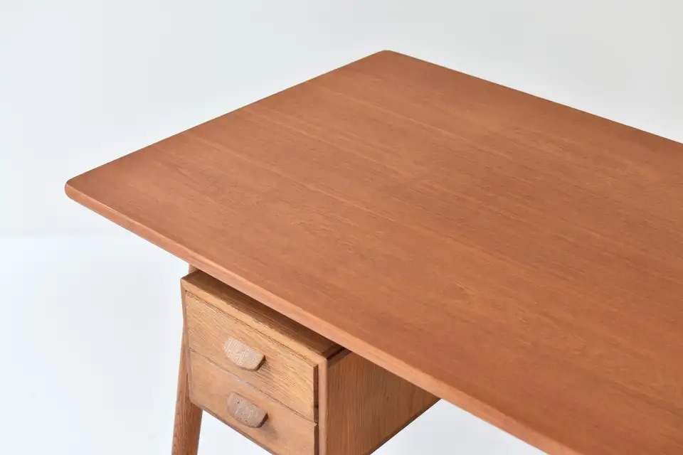 talent design, rattan kapaklı çalışma masası, meşe ahşap masa, retro çalışma masası, İskandinav tasarım masa, doğal malzemeli masa, minimalist çalışma masası, modern ofis masası, şık ev ofis mobilyası, ergonomik çalışma masası, rattan detaylı ofis masası, ahşap masa tasarımı, zarif ofis mobilyası, el yapımı ahşap masa, depolamalı çalışma masası, estetik ve fonksiyonel masa, modern çalışma masası, İskandinav tarz masa, ahşap çalışma masası, doğal malzemeli masa, minimal tasarım masa, ergonomik çalışma masası, şık çalışma mobilyası, estetik çalışma alanı, masif ahşap masa, sade tasarım masa, bohem tarz masa, fonksiyonel çalışma masası, ofis için çalışma masası, ev ofis mobilyası, dekoratif çalışma masası, lüks çalışma mobilyası, çağdaş masa tasarımı, doğal tonlarda masa, rustik çalışma masası, kompakt tasarım masa, çok amaçlı masa, hafif ve dayanıklı masa, tasarımcı masa, modern iç mekan mobilyası, şık masa düzeni