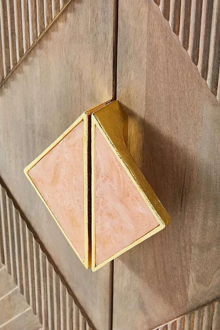 talent design, Çıtalı kapaklı Amerikan bar, meşe vitrin büfe, kavisli vitrin dolap, modern vitrin tasarımı, doğal ahşap vitrin, masif meşe dolap, şık vitrin dolap, cam kapaklı vitrin, dekoratif vitrin büfe, zarif vitrin modeli, ahşap kavisli dolap, rustik vitrin tasarımı, ergonomik vitrin büfe, minimalist vitrin dolap, doğal malzemeli vitrin, iç mekan dekorasyon dolabı, Modern vitrin dolabı, Mavi lake boyalı vitrin, İngiliz tarzı vitrin, Şık vitrin tasarımı, Cam kapaklı dolap, Dekoratif vitrin dolabı, Salon için vitrin, Masif vitrin modelleri, Özel tasarım dolap, Estetik vitrin mobilyası, Modern bufeler, Şık camlı dolap, Lake boyalı mobilya, Fonksiyonel vitrin tasarımı, El yapımı vitrin, Yüksek kaliteli dolap, Ahşap vitrin modelleri, Özgün dolap tasarımı, Klasik ve modern dolap, Mavi dekoratif mobilya, metal ayaklı büfe