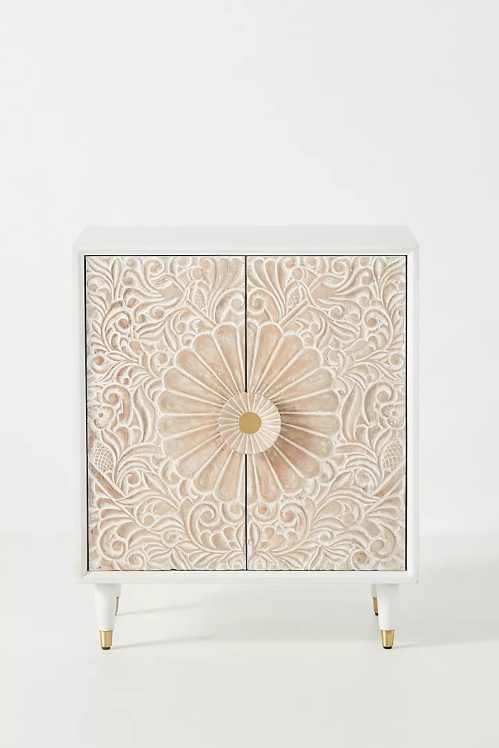 talent design, rattan kapaklı konsol, meşe ahşap büfe, minimalist tasarım konsol, modern depolama mobilyası, çekmeceli konsol tasarımı, İskandinav tarzı mobilya, doğal ahşap konsol, şık oturma odası mobilyası, zarif tasarım konsol, rustik rattan detaylı büfe, doğal malzemeli büfe, el yapımı ahşap konsol, dekoratif depolama çözümü, estetik ve fonksiyonel konsol, modern iç mekan büfe, El oyması kapaklı büfe, servant, servant dolabı