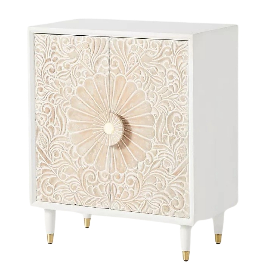 talent design, rattan kapaklı konsol, meşe ahşap büfe, minimalist tasarım konsol, modern depolama mobilyası, çekmeceli konsol tasarımı, İskandinav tarzı mobilya, doğal ahşap konsol, şık oturma odası mobilyası, zarif tasarım konsol, rustik rattan detaylı büfe, doğal malzemeli büfe, el yapımı ahşap konsol, dekoratif depolama çözümü, estetik ve fonksiyonel konsol, modern iç mekan büfe, El oyması kapaklı büfe, servant, servant dolabı