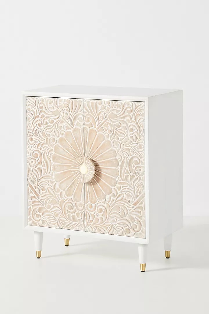 talent design, rattan kapaklı konsol, meşe ahşap büfe, minimalist tasarım konsol, modern depolama mobilyası, çekmeceli konsol tasarımı, İskandinav tarzı mobilya, doğal ahşap konsol, şık oturma odası mobilyası, zarif tasarım konsol, rustik rattan detaylı büfe, doğal malzemeli büfe, el yapımı ahşap konsol, dekoratif depolama çözümü, estetik ve fonksiyonel konsol, modern iç mekan büfe, El oyması kapaklı büfe, servant, servant dolabı