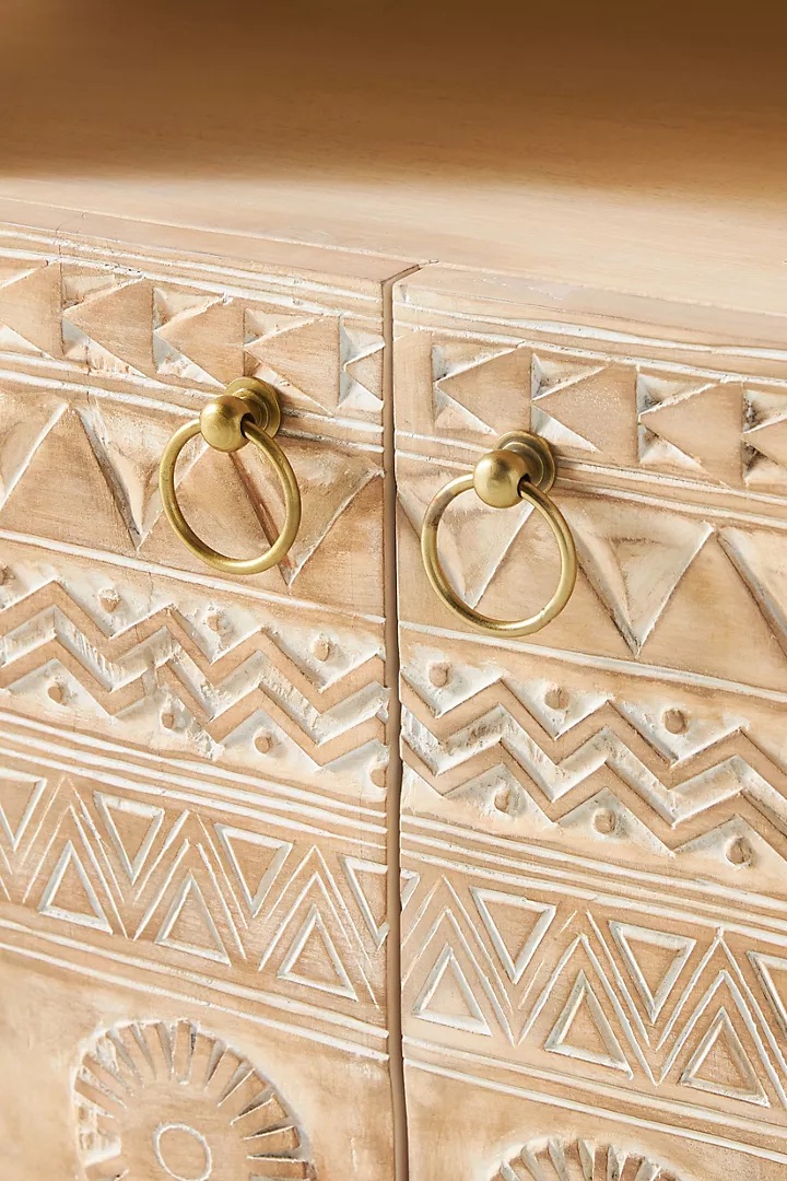 talent design, rattan kapaklı konsol, meşe ahşap büfe, minimalist tasarım konsol, modern depolama mobilyası, çekmeceli konsol tasarımı, İskandinav tarzı mobilya, doğal ahşap konsol, şık oturma odası mobilyası, zarif tasarım konsol, rustik rattan detaylı büfe, doğal malzemeli büfe, el yapımı ahşap konsol, dekoratif depolama çözümü, estetik ve fonksiyonel konsol, modern iç mekan büfe, El oyması kapaklı büfe, servant, servant dolabı