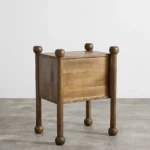 masif kestane komodin, ceviz cilalı ahşap komodin, yuvarlak torna ayaklı komodin, top ayak detaylı komodin, bohem tarz komodin, doğal ahşap komodin modeli, el yapımı ceviz cilalı komodin, iç mekân için doğal komodin, rustik modern komodin, özel üretim ahşap komodin, özel ölçü komodin tasarımı, sipariş komodin mobilyası, ısmarlama ceviz komodin, Talent Design komodin, zarif torna ayaklı komodin, yuvarlak formlu minimal komodin, klasik-modern çizgili komodin