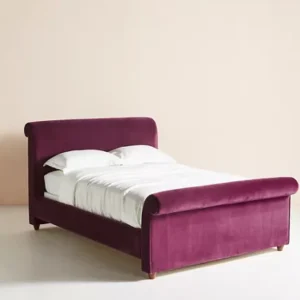 mor kadife yatak, kadife karyola, lüks yatak, klasik yatak, retro yatak, döşemeli karyola, modern yatak, kapitoneli yatak, mor kadife karyola modeli, İngiliz tarzı döşemeli yatak, retro görünümlü modern yatak, kadife kumaş kaplı yatak, estetik yatak önerisi, dekoratif karyola çeşitleri, küçük odalar için şık yatak, iç mekân uyumlu klasik karyola, mor renk yatak başlığı modeli, salon havasında yatak odası tasarımı, Talent Design mor yatak, Talent Design kadife döşemeli yatak, Brisa karyola modeli, bohem tarz mor karyola, modern klasik yatak tasarımı, lüks yatak odası takımları, iç mimari yatak önerisi, dekoratif yatak başlığı, zarif yatak modelleri, retro modern yatak dekorasyonu, kadife yatak modelleri 2025