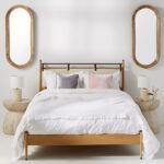 talent design, modern meşe karyola, pirinç detaylı yatak başlığı, askılı başlıklı ahşap karyola, doğal tonlarda sade yatak tasarımı, çağdaş çizgili meşe yatak, minimal ve zarif karyola modeli, doğal masif ahşap yatak çerçevesi, şık başlık detaylı modern yatak, iç mekan için sade ve şık karyola, temiz formlu tasarım yatak, yatak odası için fonksiyonel modern mobilya, yıkanabilir başlıklı karyola önerisi