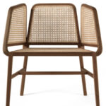 hasır sırtlı sandalye, rattan kolçaklı sandalye, meşe iskeletli sandalye, doğal dokulu sandalye, kolçaklı yemek sandalyesi, bohem stil sandalye, iç mekân için şık sandalye, modern rattan sandalye, el yapımı ahşap sandalye, özel üretim sandalye, özel ölçü kolçaklı sandalye, sipariş mobilya üretimi, ısmarlama sandalye tasarımı, Talent Design sandalye, rustik modern sandalye, sıcak tonlu doğal sandalye, meşe ve rattan uyumlu sandalye, çağdaş çizgili oturma sandalyesi