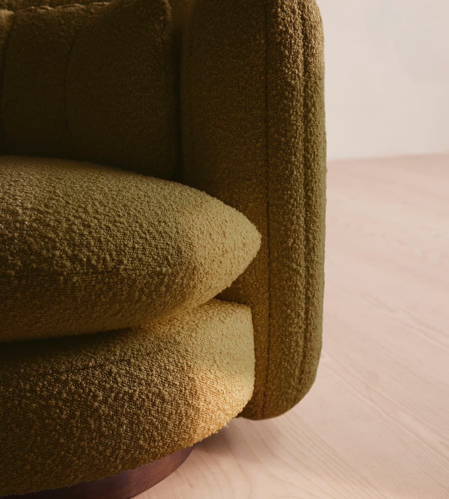 yuvarlak formlu koltuk, özel dokuma kumaş koltuk, yeşil renkli koltuk, modern tasarım koltuk, minimal çizgili koltuk, iç mekân için dekoratif koltuk, çağdaş yeşil koltuk modeli, rahat oturumlu yuvarlak koltuk, tasarım kumaş döşemeli koltuk, bohem stil koltuk, özel üretim yuvarlak koltuk, özel ölçü koltuk tasarımı, sipariş modern koltuk, ısmarlama tasarım koltuk, Talent Design koltuk, organik formlu koltuk, salon için şık yeşil koltuk