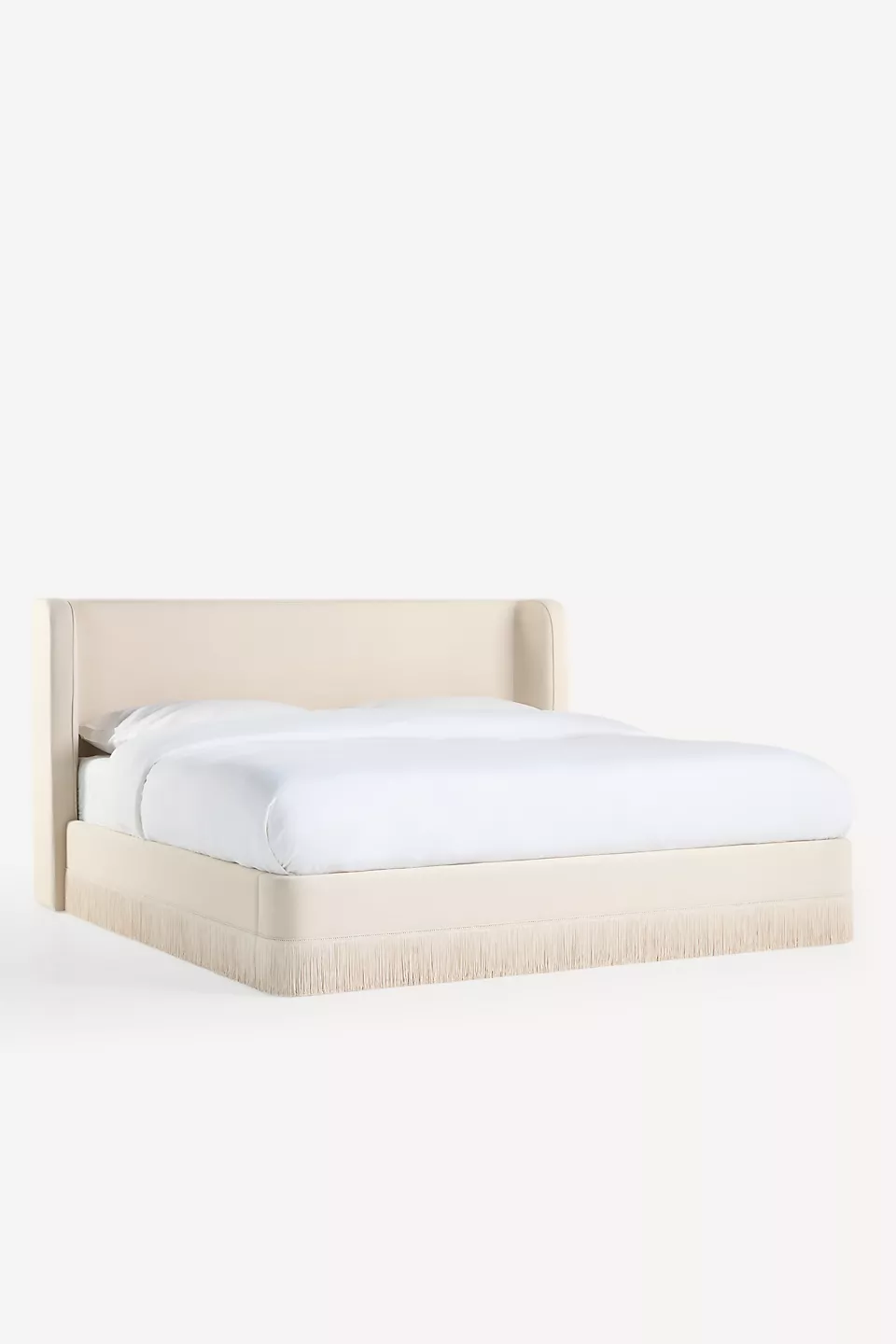 krem karyola, saçak detaylı yatak, baza tipi yatak modeli, zarif başlıklı yatak, minimal tasarım karyola, döşemeli modern yatak, yumuşak hatlı baza, iç mekan için şık yatak, iç mimari yatak önerisi, sade çizgili yatak tasarımı, lüks kumaş kaplama baza, özel ölçü karyola, sipariş üzerine üretilen yatak, Talent Design yatak modeli, Esra koleksiyon karyola, dekoratif baza modeli, iç mekana uyumlu zarif karyola, modern klasik yatak stili, ısmarlama üretim baza yatak, kişiye özel üretim yatak