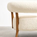 kavisli sırtlı koltuk, yuvarlak hatlı modern koltuk, minimal tasarım koltuk, zarif sırt formu koltuk, iç mekâna uygun sade koltuk, organik formlu salon koltuğu, rahat oturumlu modern koltuk, doğal kumaşlı tasarım koltuk, özel üretim kavisli koltuk, ısmarlama modern koltuk, sipariş üzerine tasarlanan koltuk, özel ölçü salon koltuğu, Talent Design koltuk modeli, çağdaş iç mimari uyumlu koltuk, yumuşak sırt çizgili koltuk, bohem modern koltuk tasarımı, estetik formda konforlu koltuk, mimari hatlara sahip koltuk