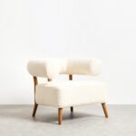 kavisli sırtlı koltuk, yuvarlak hatlı modern koltuk, minimal tasarım koltuk, zarif sırt formu koltuk, iç mekâna uygun sade koltuk, organik formlu salon koltuğu, rahat oturumlu modern koltuk, doğal kumaşlı tasarım koltuk, özel üretim kavisli koltuk, ısmarlama modern koltuk, sipariş üzerine tasarlanan koltuk, özel ölçü salon koltuğu, Talent Design koltuk modeli, çağdaş iç mimari uyumlu koltuk, yumuşak sırt çizgili koltuk, bohem modern koltuk tasarımı, estetik formda konforlu koltuk, mimari hatlara sahip koltuk