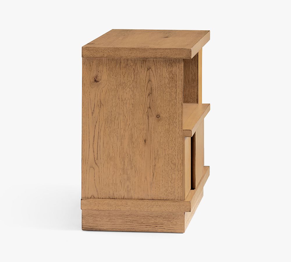meşe komodin, kare formlu komodin, modern komodin tasarımı, sade çizgili komodin modeli, doğal ahşap komodin, masif meşe komodin, iç mekâna uygun modern komodin, yatak başı dolabı, fonksiyonel komodin tasarımı, kare hatlı komodin, Talent Design komodin, özel üretim meşe komodin, sipariş mobilya üretimi, özel ölçü komodin modeli, ısmarlama tasarım komodin, çağdaş çizgili ahşap komodin, bohem modern komodin, minimal tarz komodin, doğal tonlarda komodin tasarımı
