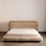 talent design, freya karyola, yuvarlak hatlı karyola, özel dokuma kumaş karyola, döşemeli yatak başlığı, yumuşak hatlı yatak, modern tasarım karyola, estetik yatak modeli, iç mekan yatak önerisi, dekoratif yatak başlığı, kumaş kaplı karyola, minimal yatak tasarımı, konforlu yatak başı, zarif karyola modeli, yatak odası dekorasyonu, yuvarlak hatlı yatak başlığı, bohem-modern yatak