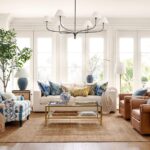 talent design, kavisli kollu koltuk, torna ayaklı koltuk, ikat desenli koltuk, mavi beyaz keten koltuk, doğal kumaş döşemeli koltuk, salon koltuk modeli, klasik konforlu tekli koltuk, rustik detaylı koltuk, oturma odası için koltuk, keten döşemeli berjer, desenli rahat koltuk, el işçiliği ahşap ayak koltuk