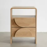 meşe çift çekmeceli komodin, masif meşe komodin, modern ahşap komodin, doğal meşe komodin modeli, minimal komodin tasarımı, fonksiyonel yatak başı dolabı, iç mekâna uygun komodin, şık ve dayanıklı komodin, sade tasarım komodin, çekmeceli meşe gece dolabı, Talent Design komodin, doğal ahşap komodin, özel üretim komodin, özel ölçü komodin modeli, sipariş mobilya üretimi, ısmarlama komodin tasarımı, estetik fonksiyonel komodin, bohem meşe komodin, çağdaş iç mekan komodini
