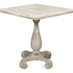 talent design, kestane eskitme masa, kare yemek masası, masif kestane masa, rustik kare masa, doğal ahşap masa, el yapımı masa, eskitme yüzeyli masa, bohem tarz masa, vintage ahşap masa, iç mekan yemek masası, modern rustik masa, kompakt ahşap masa, küçük alanlar için masa, dekoratif kare masa, sürdürülebilir mobilya tasarımı, oturma alanı için doğal masa